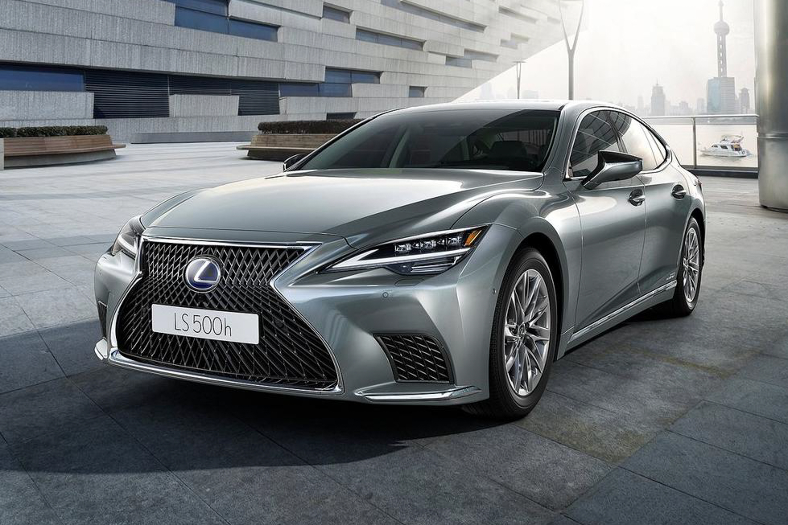 รูป 2021 Lexus LS public