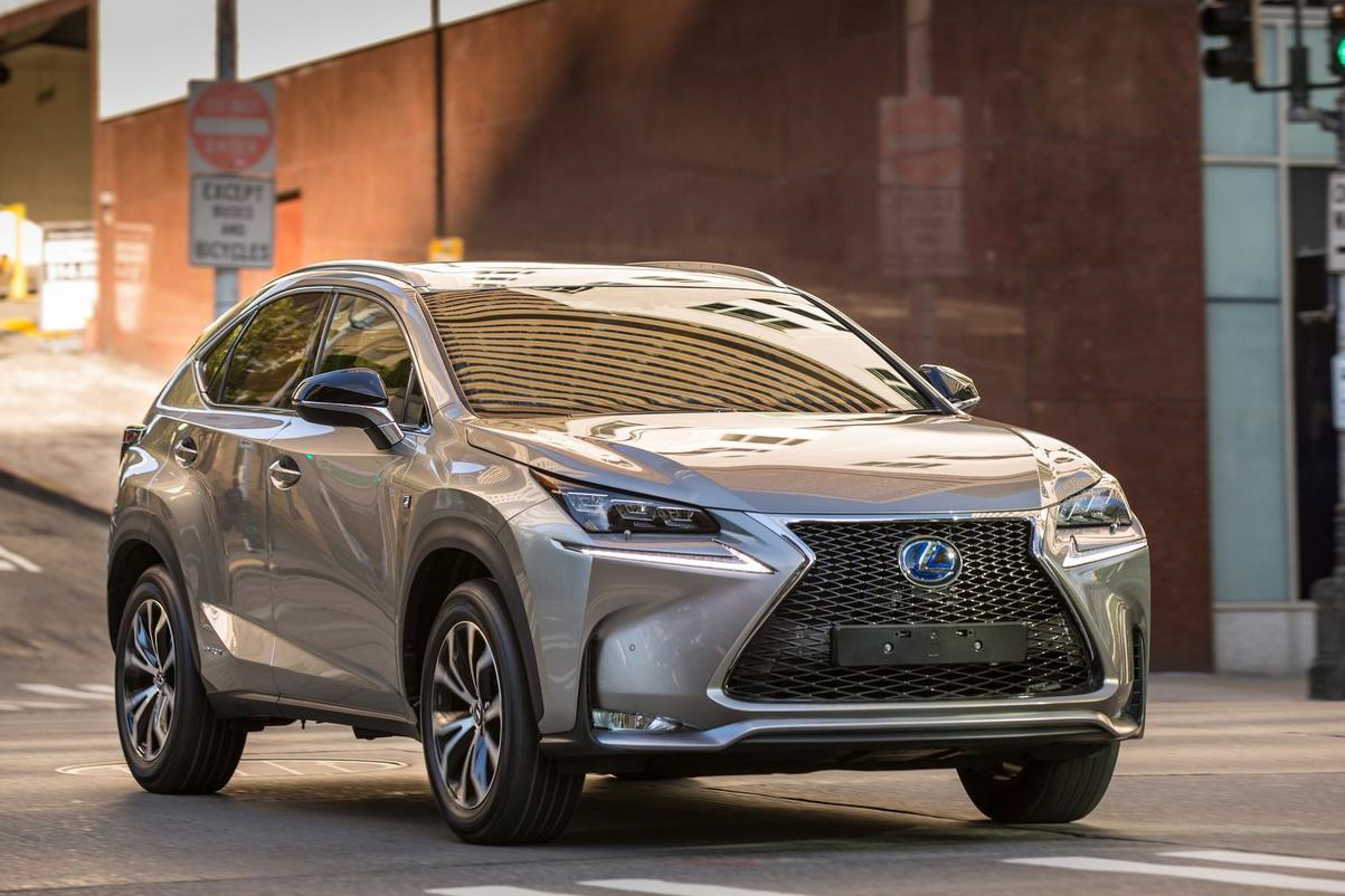 รูป 2015 Lexus NX public