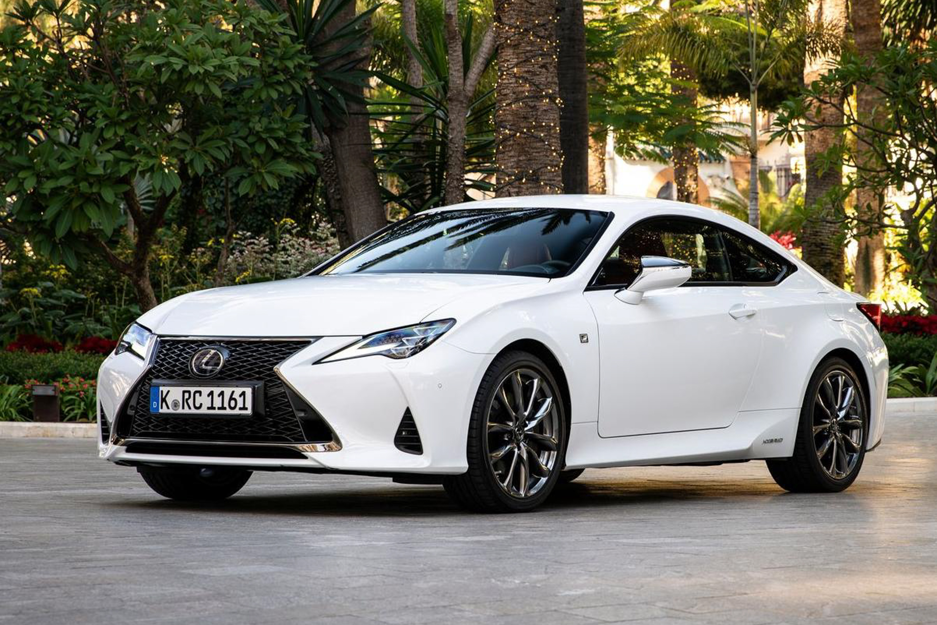 รูป 2019 Lexus RC public
