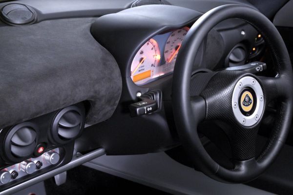 Lotus Elise อย่างเป็นทางการ