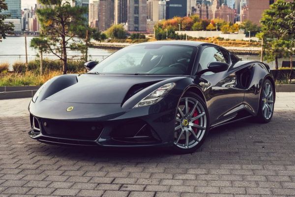 Lotus EMIRA อย่างเป็นทางการ