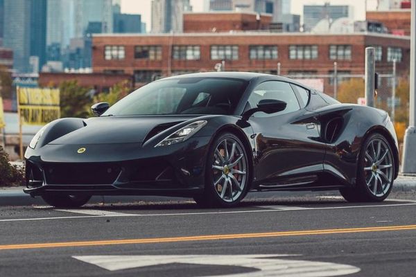 Lotus EMIRA อย่างเป็นทางการ