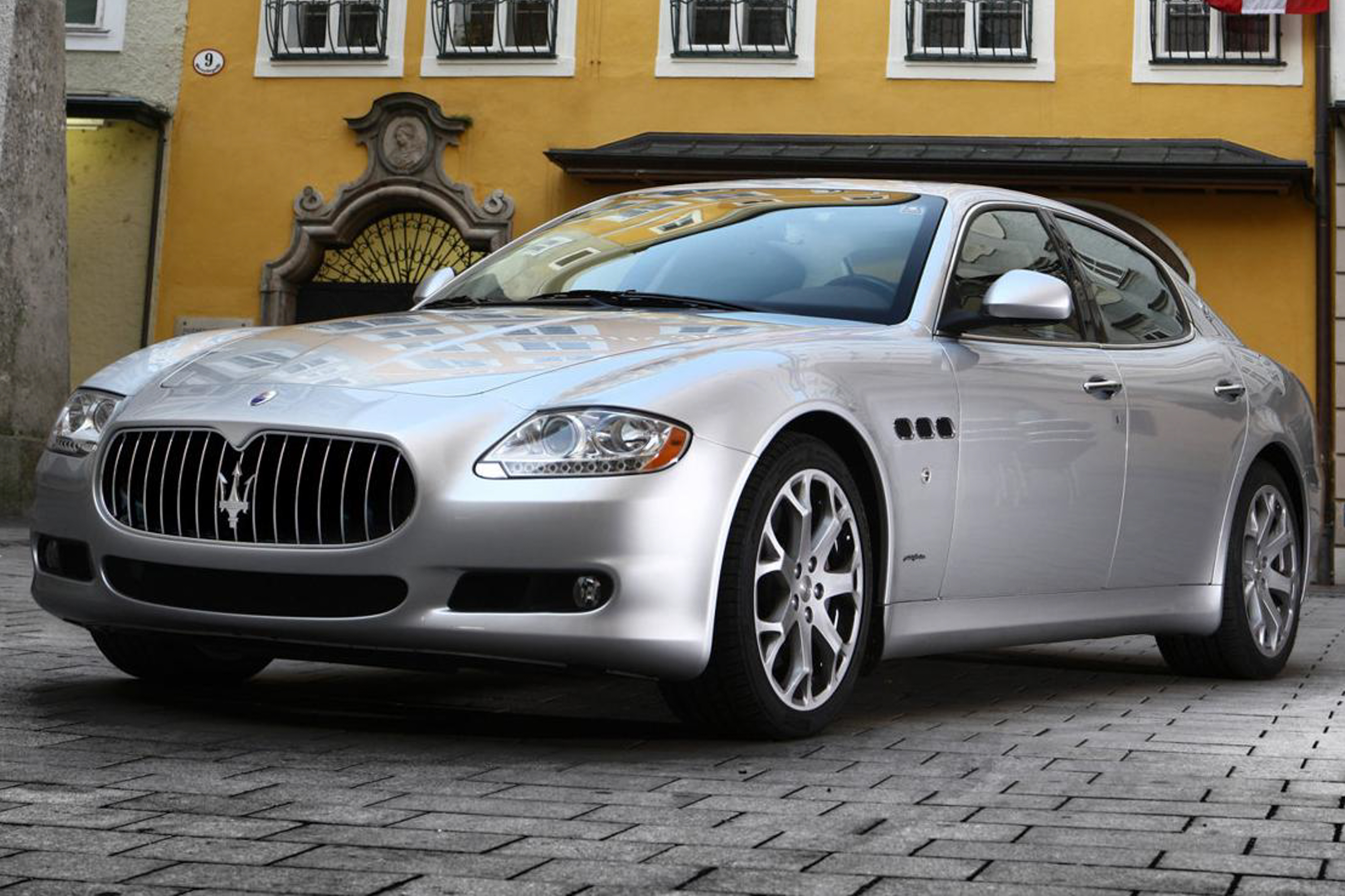 รูป 2009 Maserati Quattroporte public