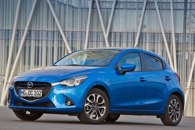 รีวิว Mazda 2 2015