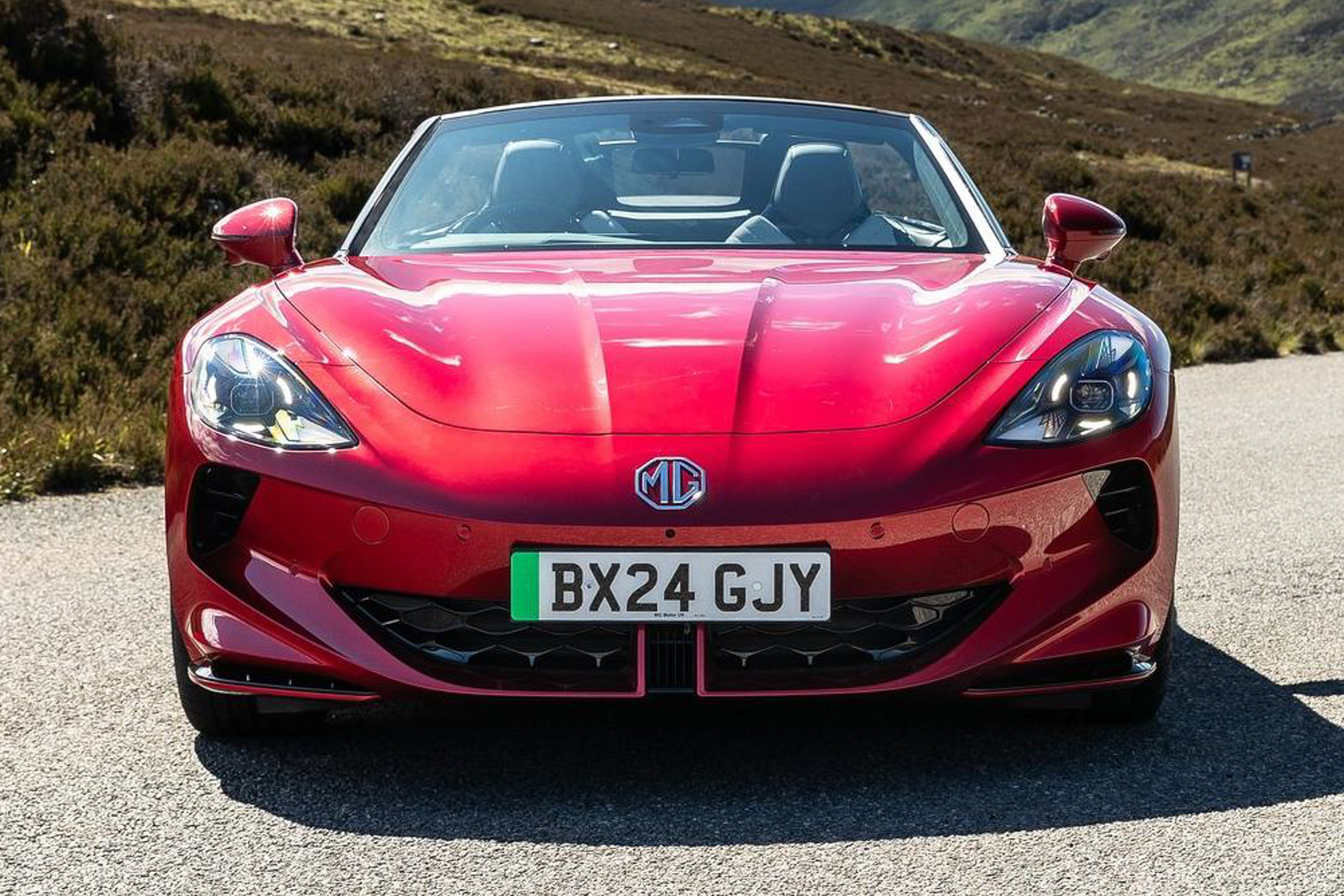 รูป MG Cyberster Roadster EV 2025