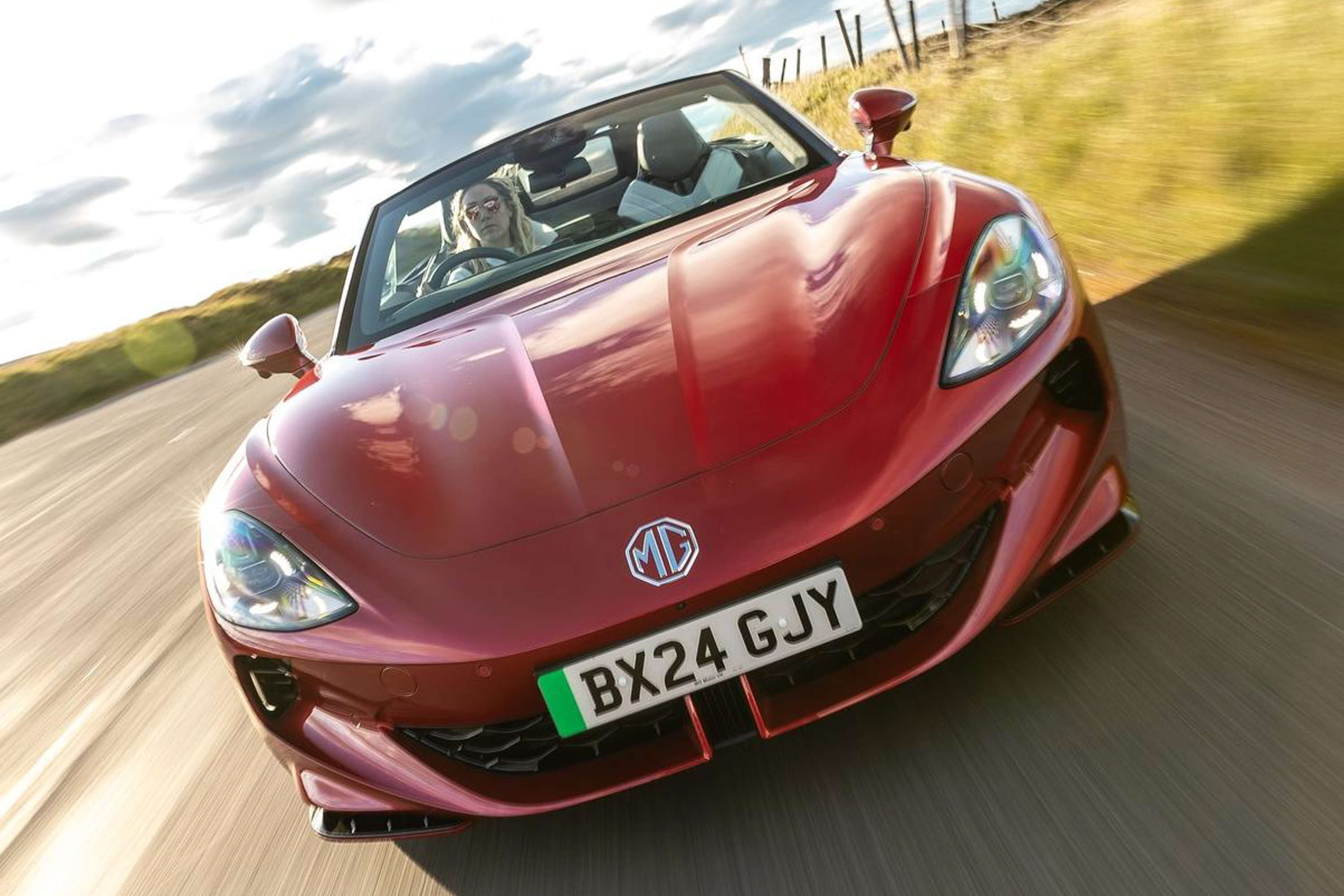 รูป MG Cyberster Roadster EV 2025