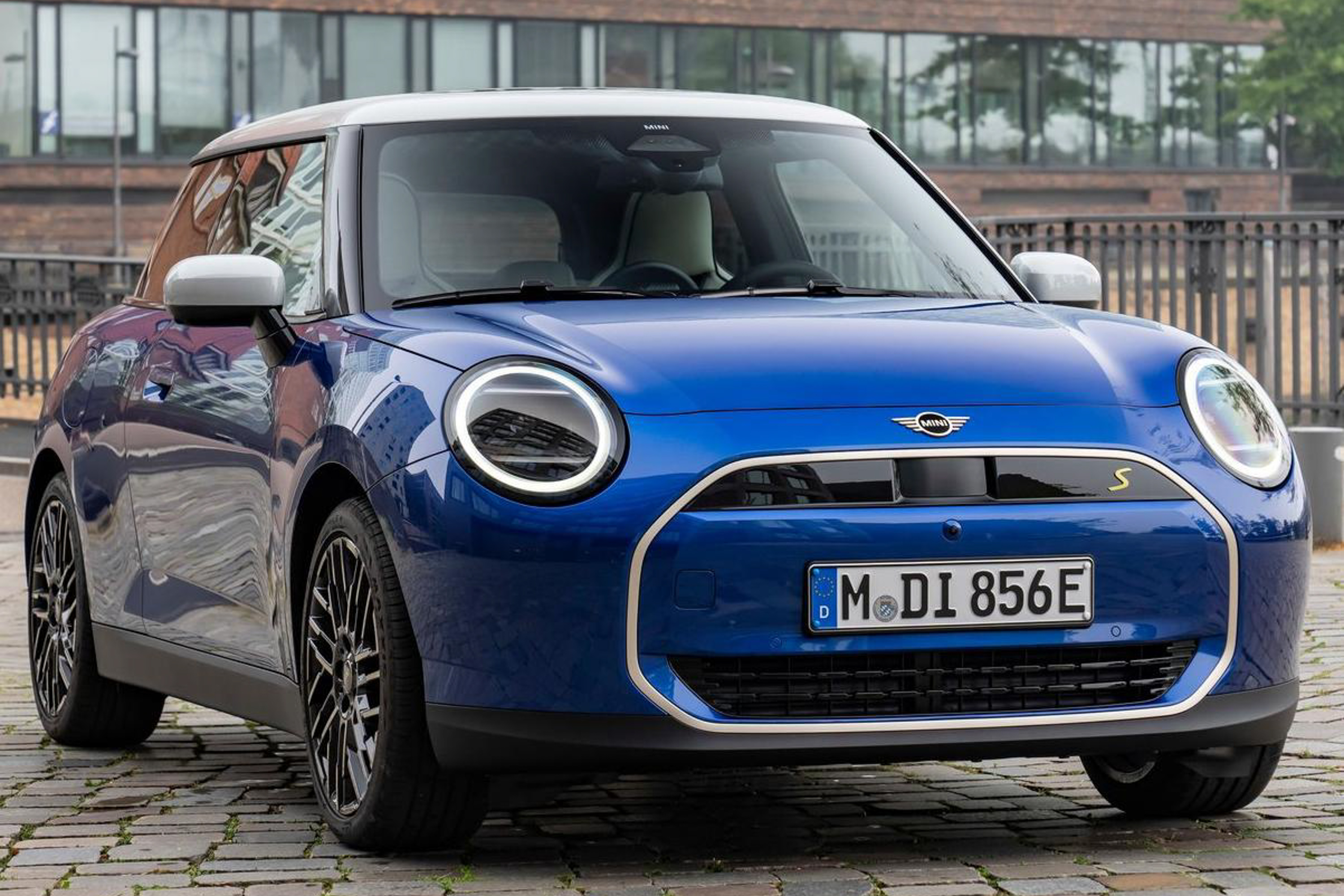 รูป 2024 Mini Cooper-Se public