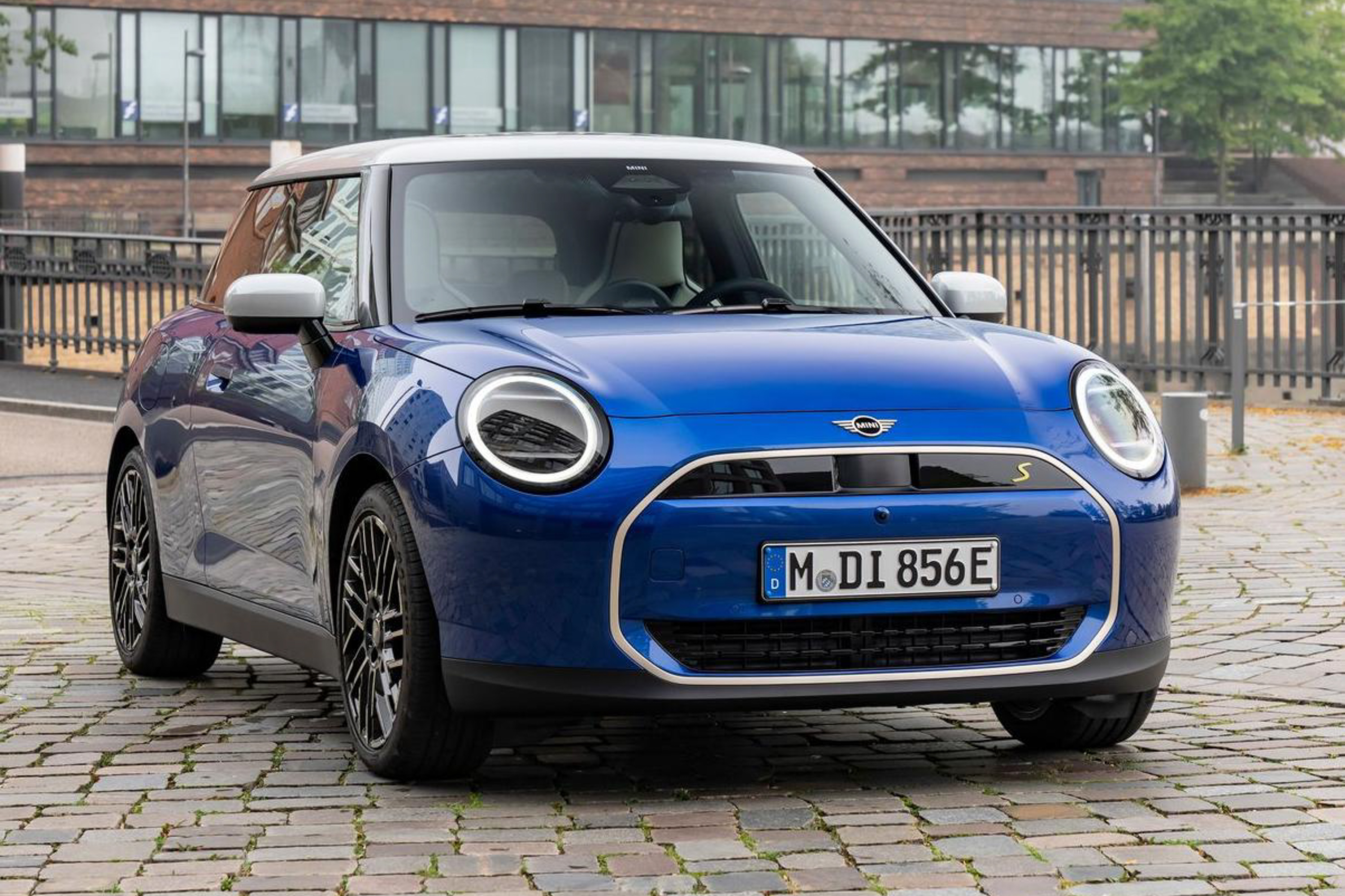 รูป 2024 Mini Cooper-Se public