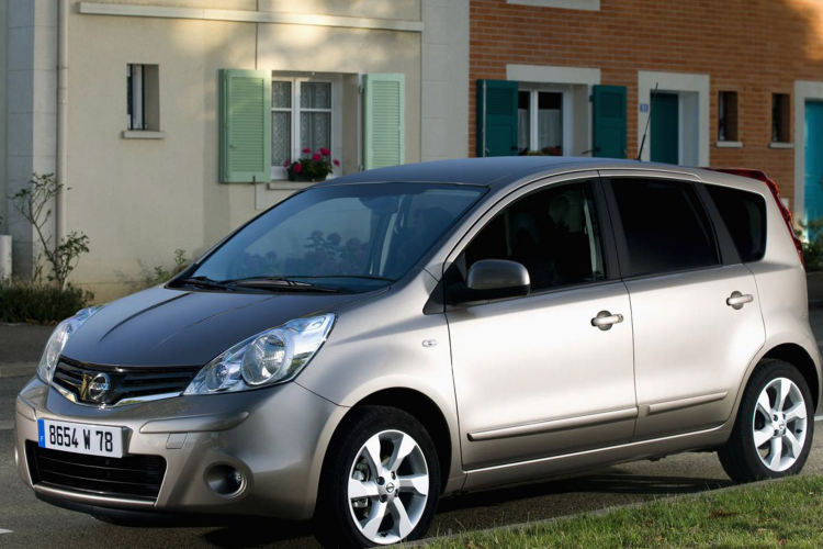 รีวิว Nissan Note 2009